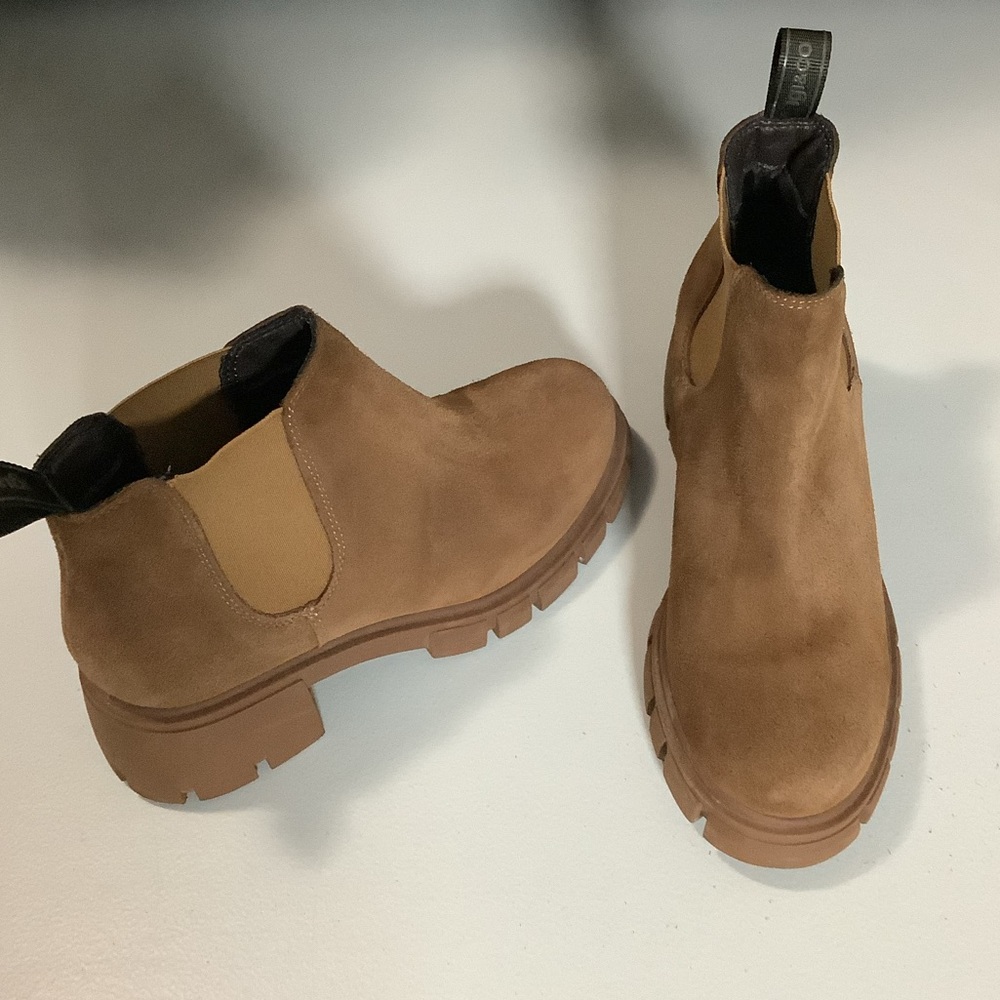 Igi & Co Tan Suede Chunky Chelsea Boots